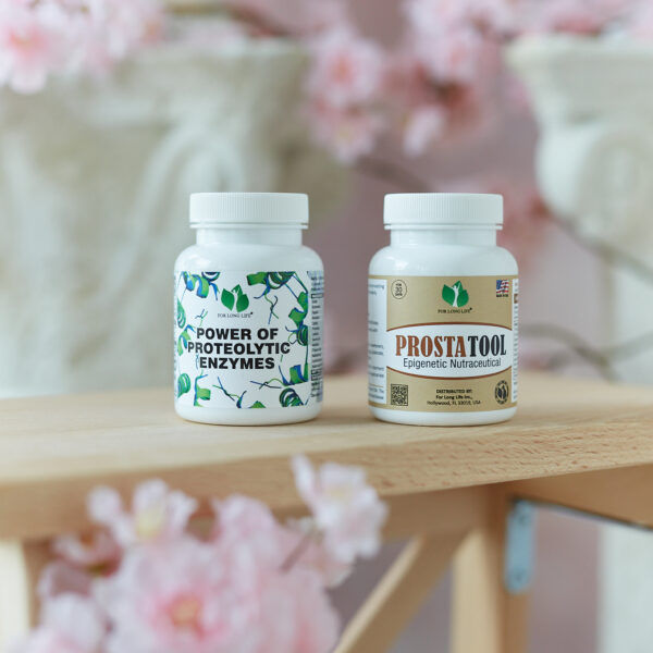 PROSTATOOL_prostata_2_produkty_na stolku_růžové_květy